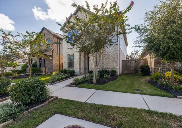 Photo 2 of Single family home for sale at 2135 Creekside Breeze Dr, Missouri City, TX 77459 | MLS# 55956189 | Listing updated on 2026-09-24