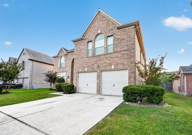 2nd image of 4907 Elmwood Ct, Baytown, TX 77521 | MLS# 78562679