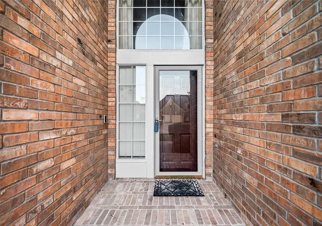 3rd image of 4907 Elmwood Ct, Baytown, TX 77521 | MLS# 78562679