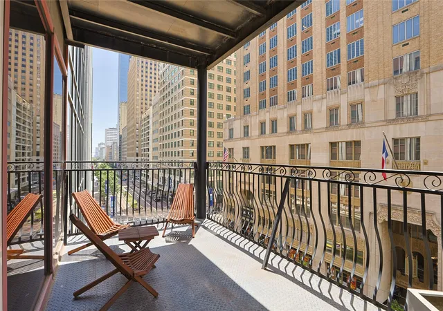 Photo 3 of Condo for sale at 711 Main St #501, Houston, TX 77002 | MLS# 73859029 | Listing updated on 2026-09-10