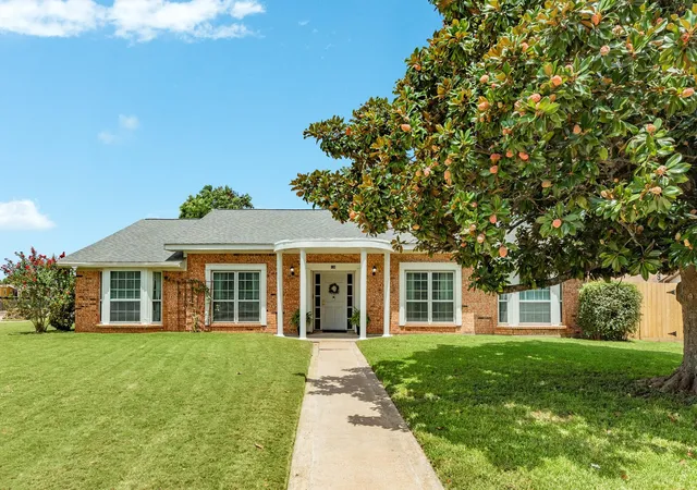1st image of 136 Tamarisk Trail, Lake Jackson, TX 77566 | MLS# 74397715