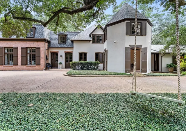 2nd image of 1495 Thomas Rd, Beaumont, TX 77706 | MLS# 55230399