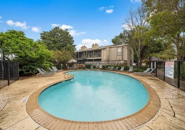 2nd image of 5711 Sugar Hl Dr, Houston, TX 77057