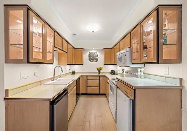 4th image of 5711 Sugar Hill Dr #86, Houston, TX 77057 | MLS# 59899447
