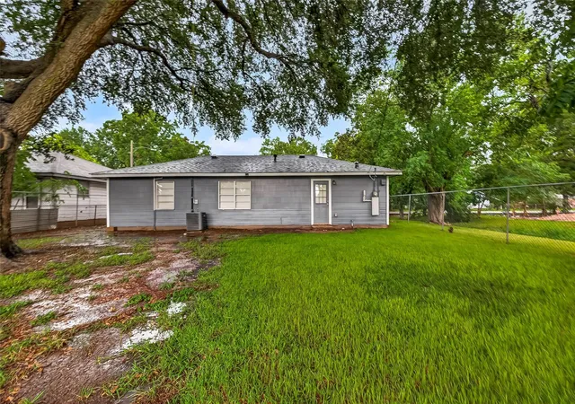35th image of 1115 Avenue E, Rosenberg, TX 77471 | MLS# 52988865