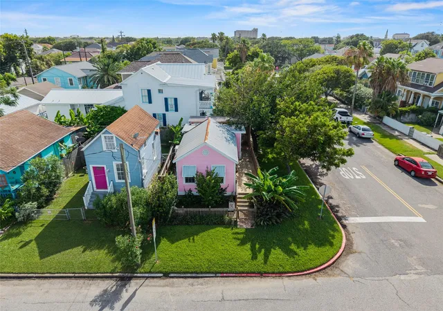 37th image of 1301 15th St, Galveston, TX 77550 | MLS# 45438807