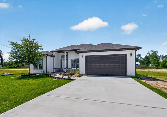 Photo 2 of Single family home for sale at 1014 Exotic Pine Dr, Huffman, TX 77336 | MLS# 21821246 | Listing updated on 2026-09-05