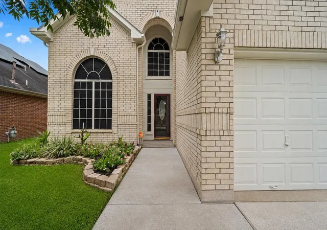 Photo 3 of Sale Pending at 16007 Makayla Dr, Houston, TX 77049 | MLS# 69197406 | Listing updated on 2026-09-20