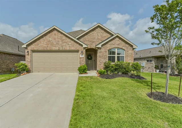2nd image of 4124 E Bayou Maison, Dickinson, TX 77539 | MLS# 56298008