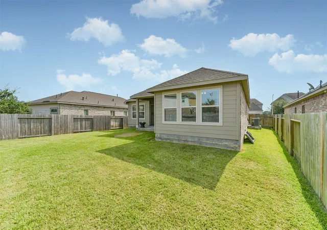 33rd image of 4124 E Bayou Maison, Dickinson, TX 77539 | MLS# 56298008