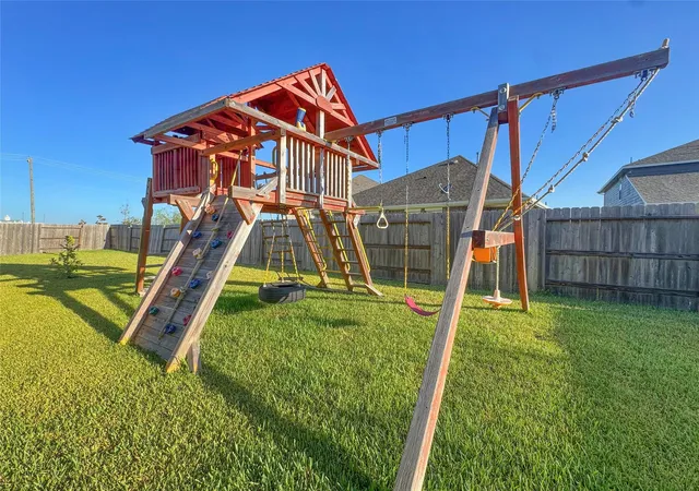 39th image of 1707 Prairie Ridge Ct, Angleton, TX 77515 | MLS# 55938062