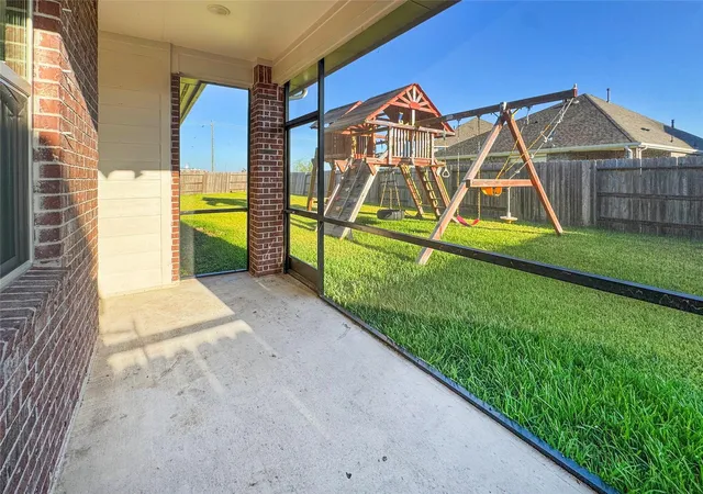4th image of 1707 Prairie Ridge Ct, Angleton, TX 77515 | MLS# 55938062