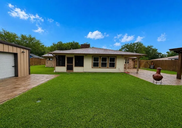 Photo 2 of Single family home for sale at 913 Cannan Dr, Angleton, TX 77515 | MLS# 44291642 | Listing updated on 2026-09-26