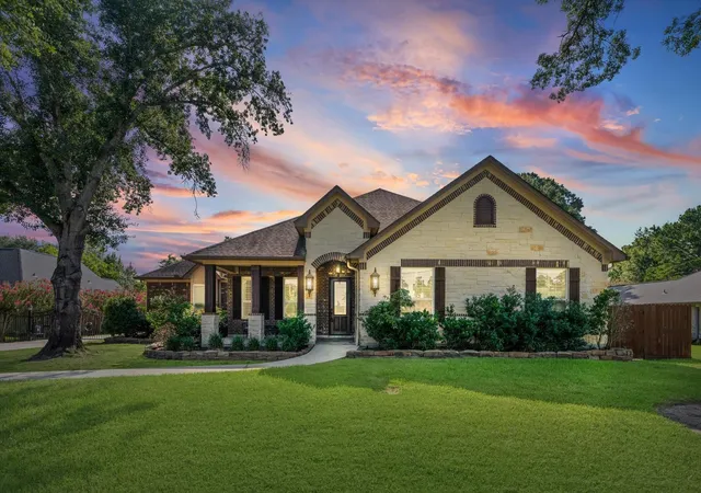 1st image of 727 Baker Dr, Tomball, TX 77375 | MLS# 2420286