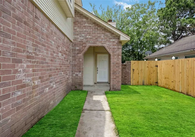 3rd image of 12215 Cardston Ct, Tomball, TX 77377 | MLS# 13996384