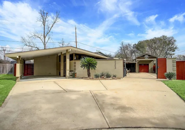 Photo 1 of Single family home for sale at 5303 Tallow Ln, Houston, TX 77021 | MLS# 59518644 | Listing updated on 2026-08-12