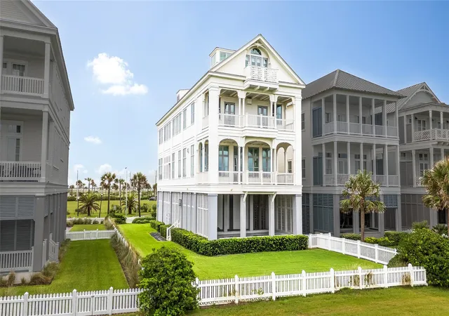 50th image of 2425 E Seaside Dr, Galveston, TX 77550 | MLS# 42954486
