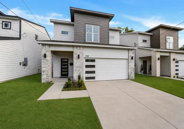 2nd image of 514 Melbourne St #B, Houston, TX 77022 | MLS# 16194637