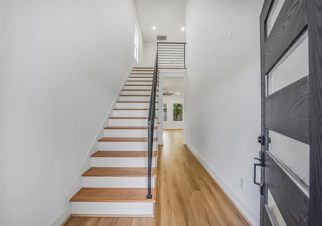 3rd image of 514 Melbourne St #B, Houston, TX 77022 | MLS# 16194637
