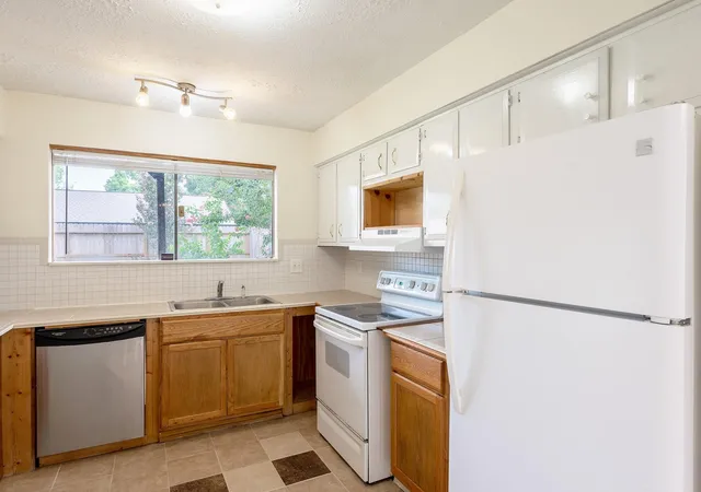 Photo 4 of Single family home for sale at 4423 Mossygate Dr, Spring, TX 77373 | MLS# 44389921 | Listing updated on 2026-09-08