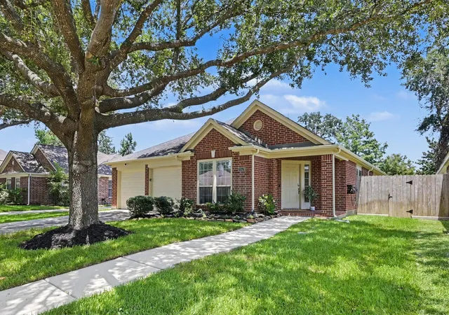 Photo 3 of Single family home for sale at 28518 Ashlyn Ridge Ln, Spring, TX 77386 | MLS# 60439489 | Listing updated on 2026-09-19