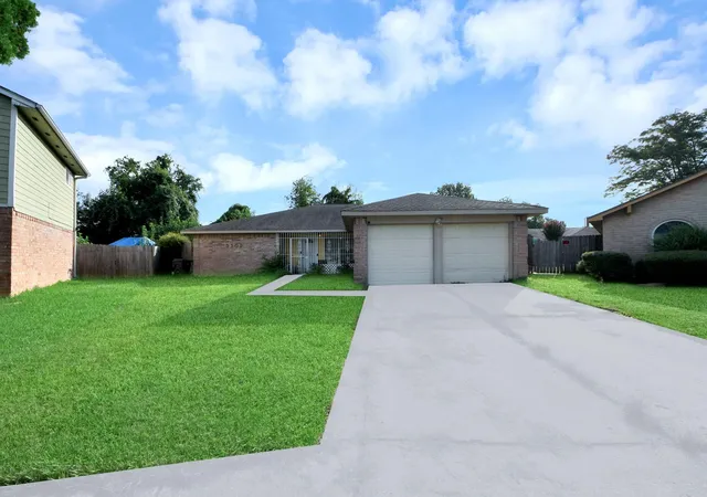 Photo 2 of Single family home for sale at 3302 Hombly Rd, Houston, TX 77066 | MLS# 67637624 | Listing updated on 2026-08-15