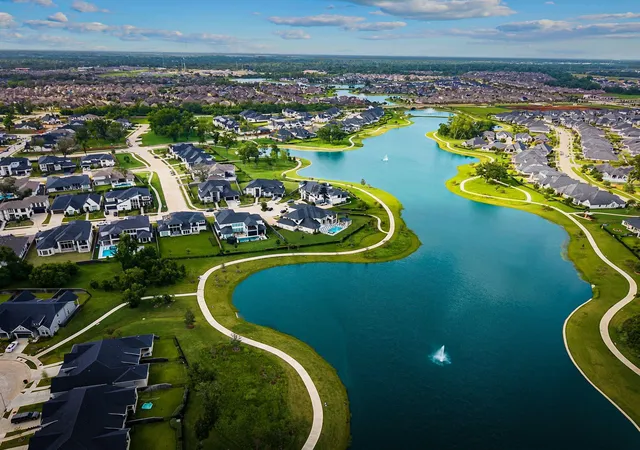 48th image of 10206 Regatta Shore Dr, Missouri City, TX 77459 | MLS# 87337363