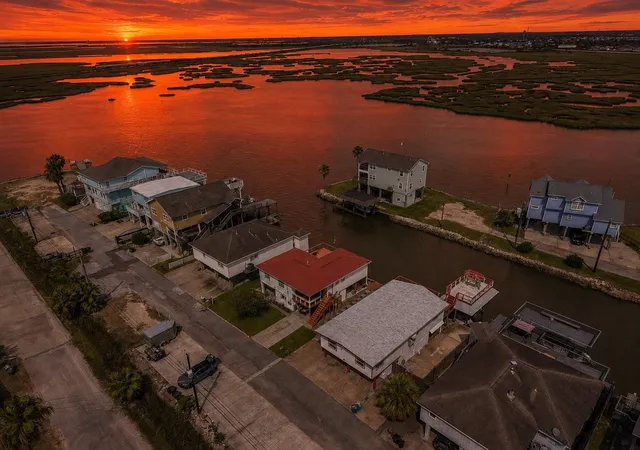 49th image of 116 Bayou Vista Dr, Hitchcock, TX 77563 | MLS# 2705631