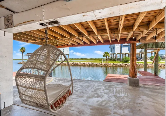 4th image of 116 Bayou Vista Dr, Hitchcock, TX 77563 | MLS# 2705631
