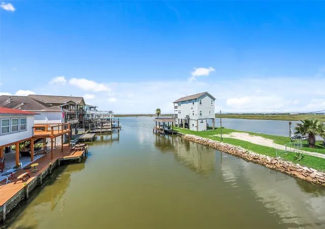 5th image of 116 Bayou Vista Dr, Hitchcock, TX 77563 | MLS# 2705631