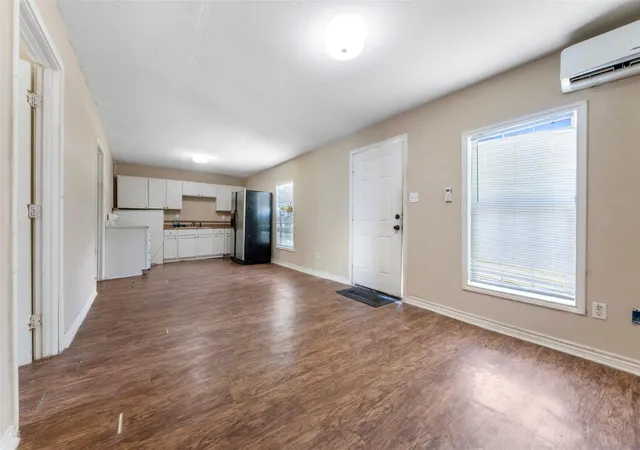 2nd image of 422 2nd Ave N, Texas City, TX 77590 | MLS# 76580945