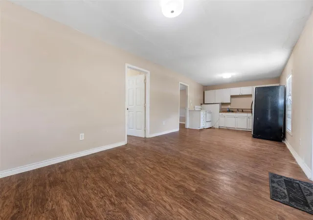 3rd image of 422 2Nd Ave N, Texas City, TX 77590 | MLS# 76580945