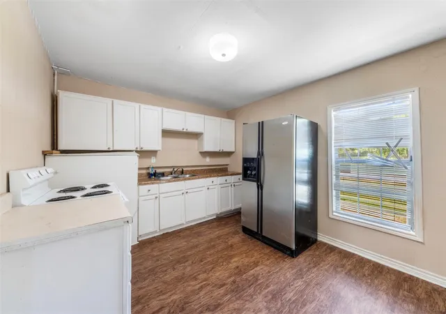 4th image of 422 2Nd Ave N, Texas City, TX 77590 | MLS# 76580945