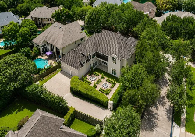 4th image of 3 Waterford Pointe Cir, Sugar Land, TX 77479 | MLS# 77018433
