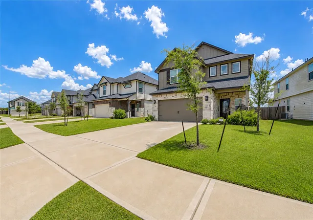 Photo 3 of Single family home for sale at 2223 Emerald Diamond Ct, Fresno, TX 77545 | MLS# 45032088 | Listing updated on 2026-08-11