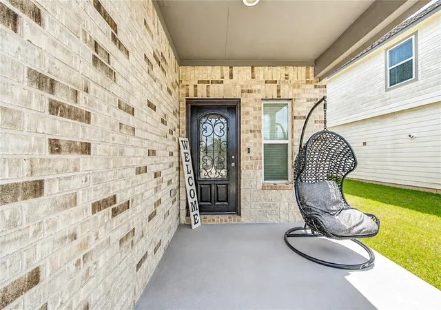 Photo 3 of Single family home for sale at 2223 Emerald Diamond Ct, Fresno, TX 77545 | MLS# 45032088 | Listing updated on 2026-09-16
