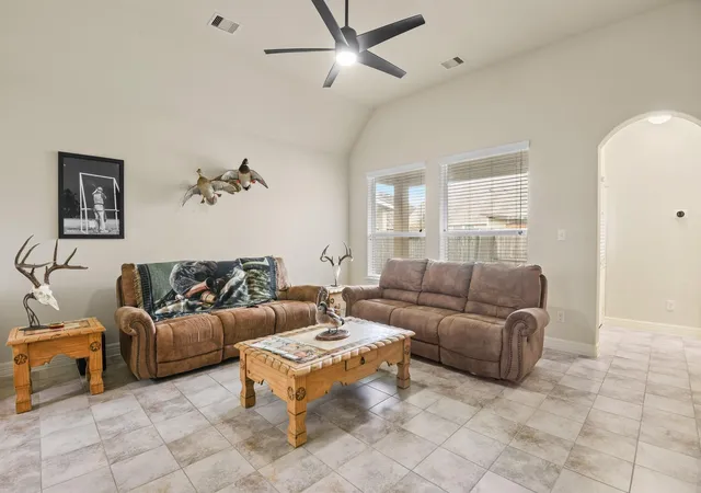 3rd image of 8319 Sweet Bay Cir, Baytown, TX 77523 | MLS# 83772848