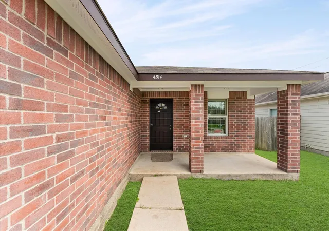 Photo 2 of Sale Pending at 4514 Nexus Rd, Houston, TX 77053 | MLS# 22671575 | Listing updated on 2026-08-09