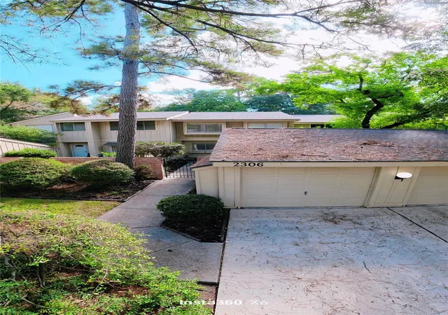 2nd image of 2306 W Settlers Wy, The Woodlands, TX 77380 | MLS# 94609246