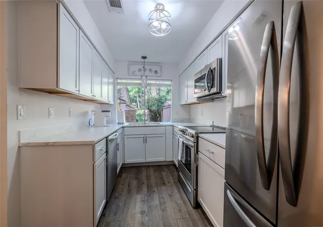 Photo 4 of Townhouse for sale at 2306 W Settlers Wy, The Woodlands, TX 77380 | MLS# 94609246 | Listing updated on 2026-10-11