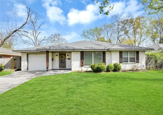 Photo 3 of Single family home for sale at 6218 Indigo St, Houston, TX 77074 | MLS# 98785491 | Listing updated on 2026-10-01