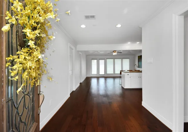 Photo 4 of Single family home for sale at 6218 Indigo St, Houston, TX 77074 | MLS# 98785491 | Listing updated on 2026-10-01
