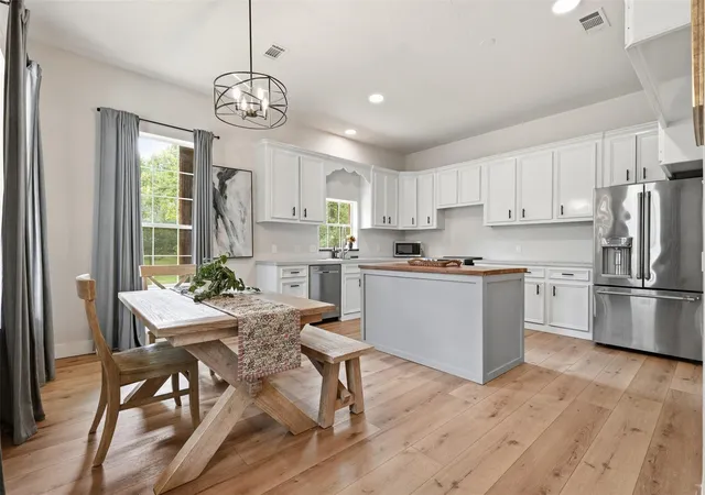 Photo 4 of Single family home for sale at 27938 Deer Run St, Montgomery, TX 77356 | MLS# 64071622 | Listing updated on 2026-08-15