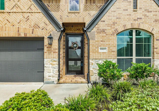 Photo 2 of Single family home for sale at 10115 Stride Ct, Manvel, TX 77578 | MLS# 19653063 | Listing updated on 2026-09-09