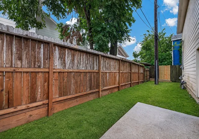 33rd image of 2905 Rosewood St, Houston, TX 77004 | MLS# 24215933
