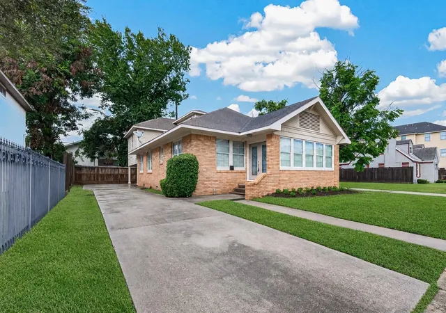 3rd image of 2905 Rosewood St, Houston, TX 77004 | MLS# 24215933