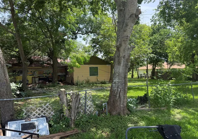 Photo 3 of Single family home for sale at 1215 Perryman Ave, Palacios, TX 77465 | MLS# 51136482 | Listing updated on 2026-08-14