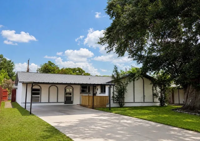 Photo 1 of Sale Pending at 526 Hidden Valley Dr, Houston, TX 77037 | MLS# 87627414 | Listing updated on 2026-08-31