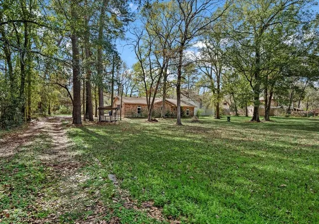 3rd image of 504 Catfish Ln, Conroe, TX 77384 | MLS# 64989801