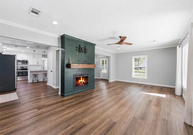3rd image of 1405 Wright Blvd, Baytown, TX 77520 | MLS# 93658390